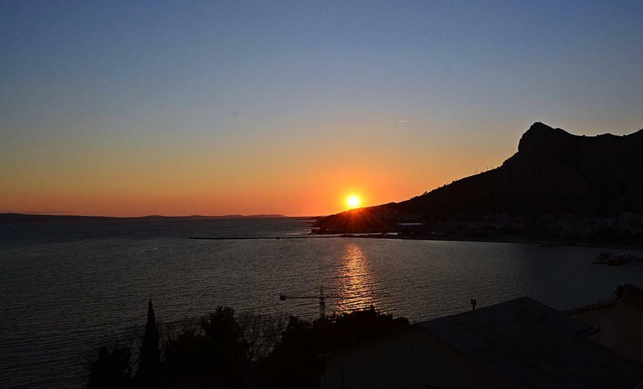 Cosy Sunset Apartment Omis Exterior photo