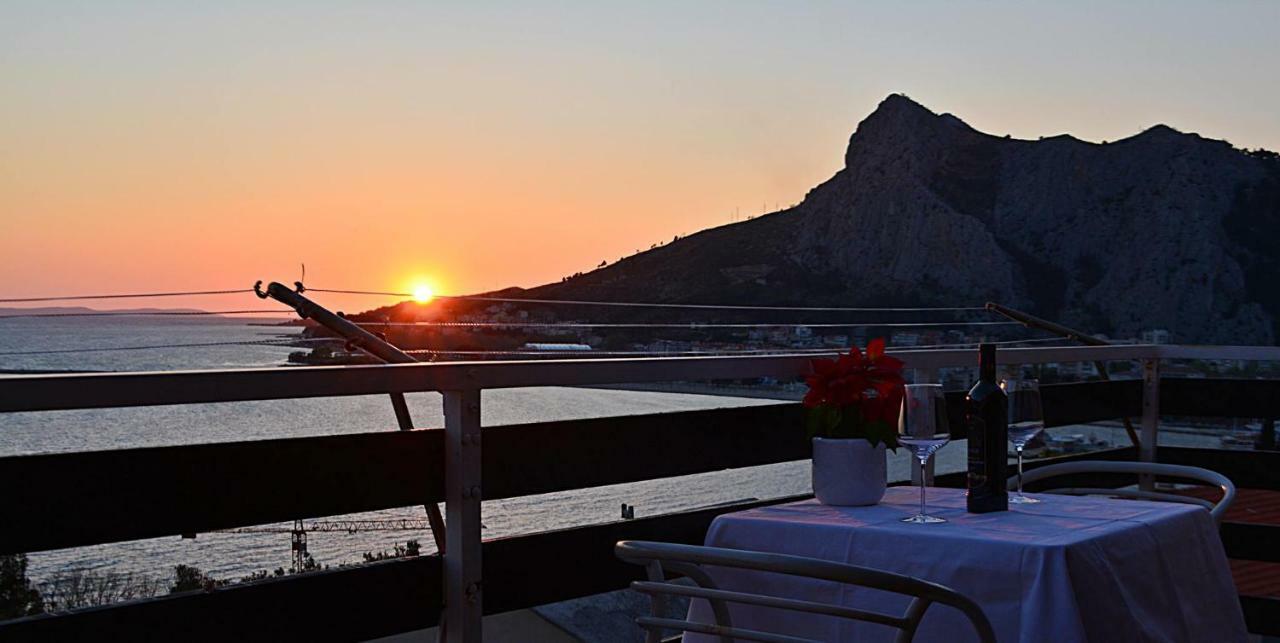 Cosy Sunset Apartment Omis Exterior photo